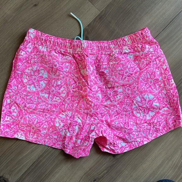 Vineyard Vines Performance Short - Picture 2 of 6